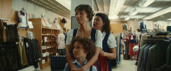 - Нужно зеркало?
- Сойдёт!
- Посмотрите, какой Вы красивый....