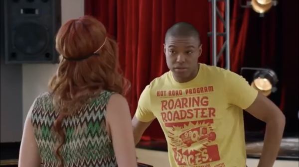 - Я что-то пропустил? Кто это?
- Будущий новый ученик -...