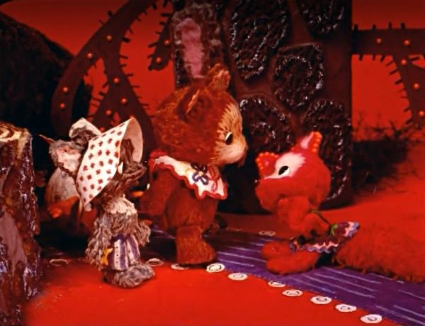 - Ну хоть маленький кусочек... Хочется...
- Хочется......