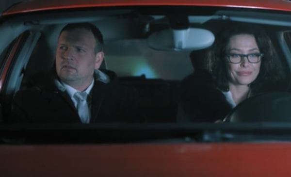 - Ну, чё, ты злишься на меня из-за торта, да?
- Нет.
- Да,...