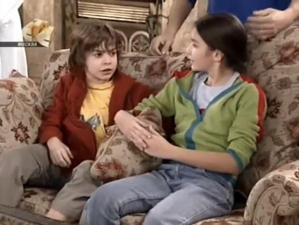 - Мама, а что за чемоданы на кухне?
- Какие чемоданы?
-...