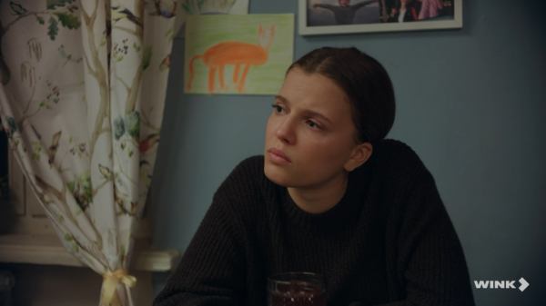 - Любишь его?
- Больше жизни. Ты знаешь, я иногда даже вот...