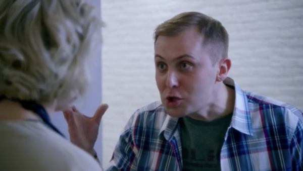 - Мы едем в отпуск?
- Я ухожу от тебя, Витя.
- Правильно, я...