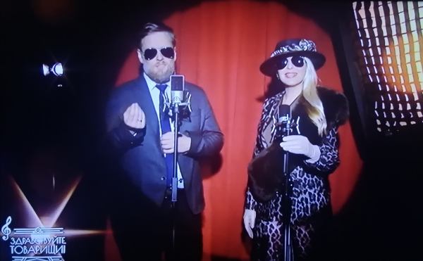 У маленькой Джорджи, печалька на роже,
Ведь денег уже не...